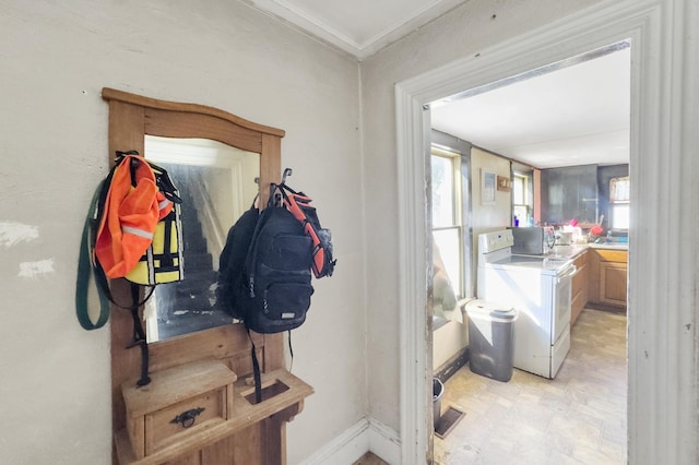 mudroom with visible vents and washer / clothes dryer