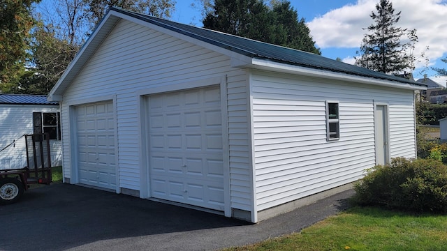 view of detached garage