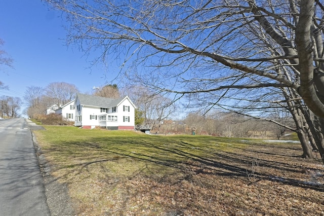 view of front of house with a front yard