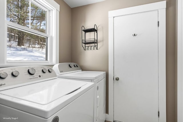 washroom with laundry area and washing machine and clothes dryer