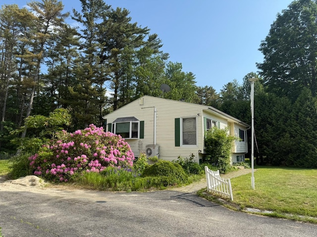 373 Pond Rd, Lewiston, ME 04240 - view of front facade with a front lawn