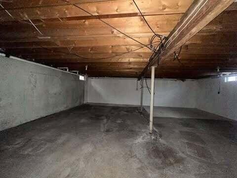 basement with crawl space