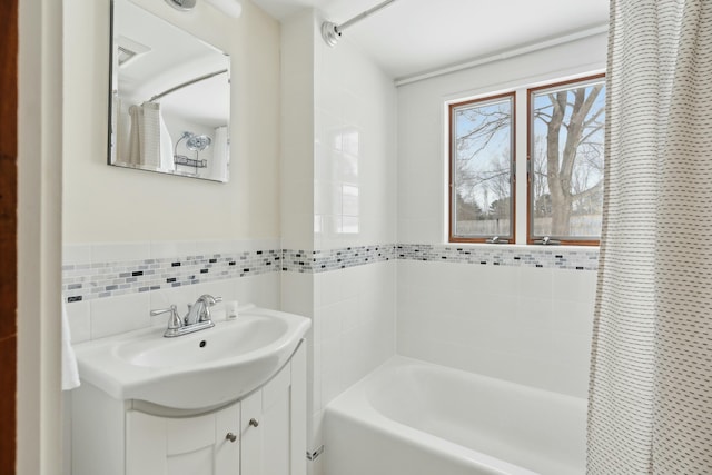 full bath with shower / bath combination with curtain and vanity