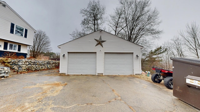 view of detached garage
