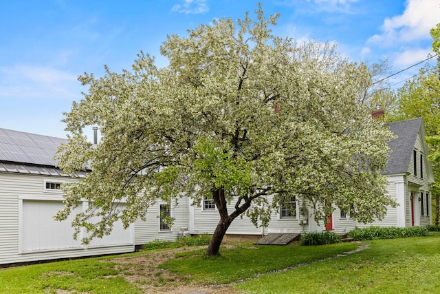 323 Runaround Pond Rd, Durham, ME 04222 - view of front facade with a front yard