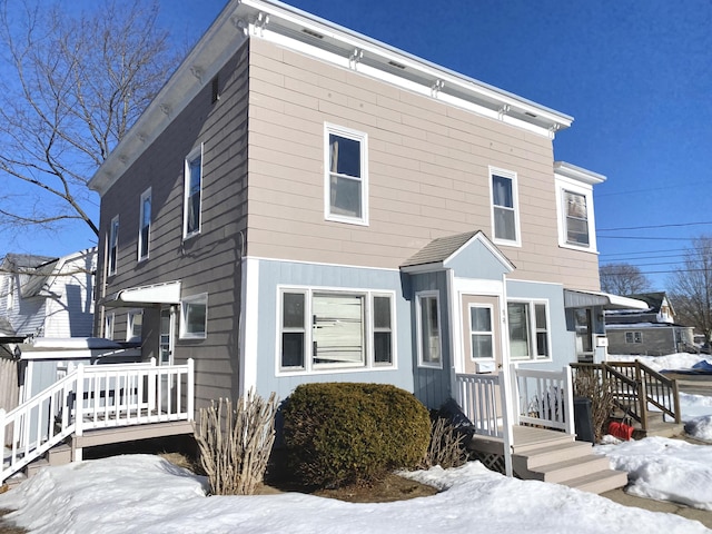 view of front of house