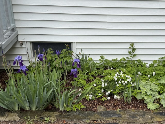 332 Back River Rd, Boothbay, ME 04537 - exterior view