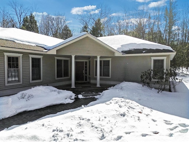 view of front of house featuring a porch