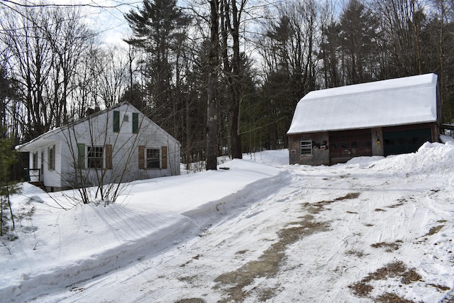 exterior space featuring an outdoor structure