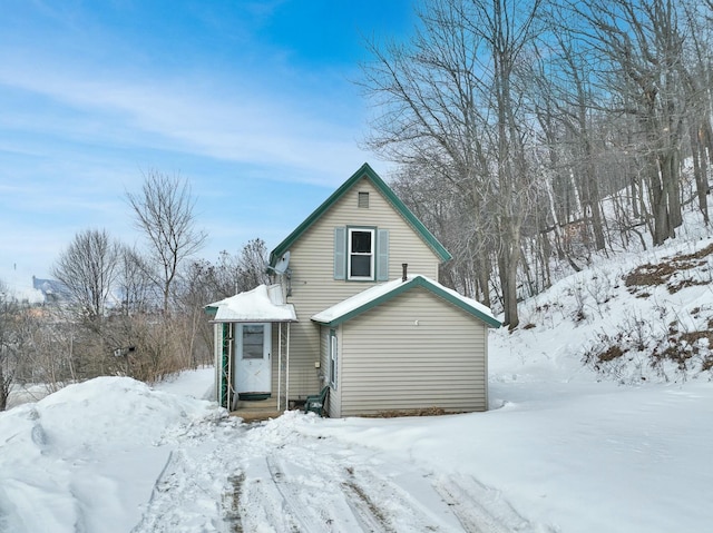 view of front of property