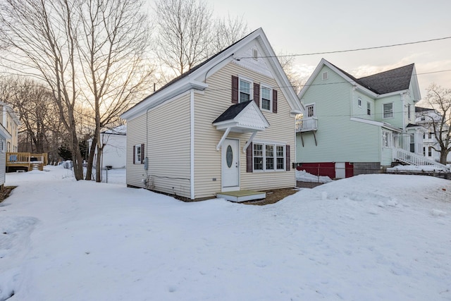 view of front of property