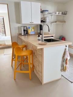 bar with a sink