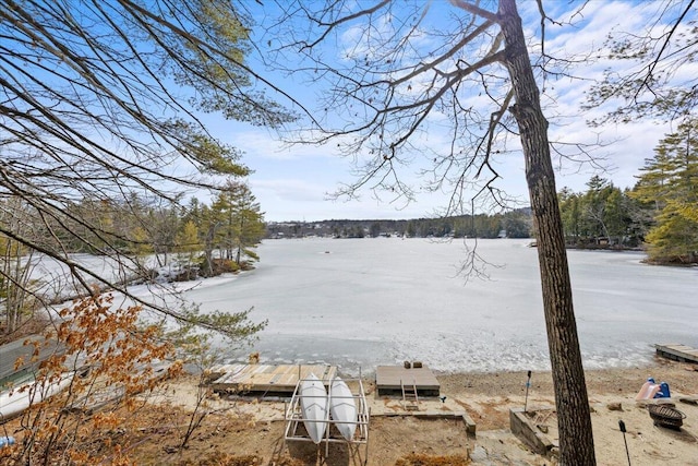 view of yard with a water view