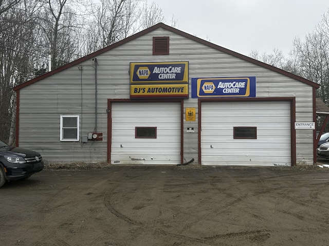 view of detached garage