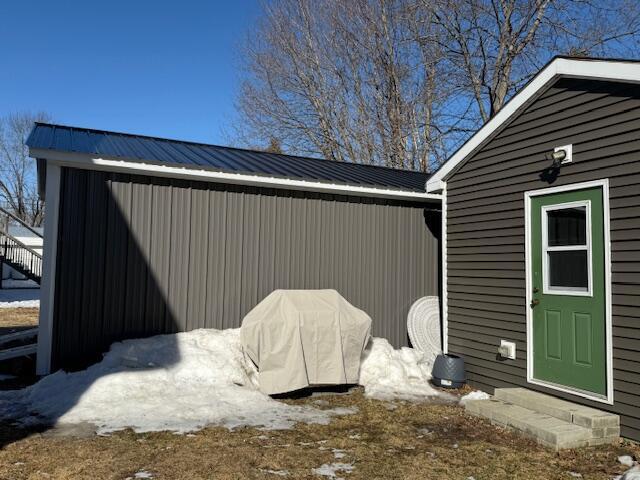 view of outbuilding with an outbuilding