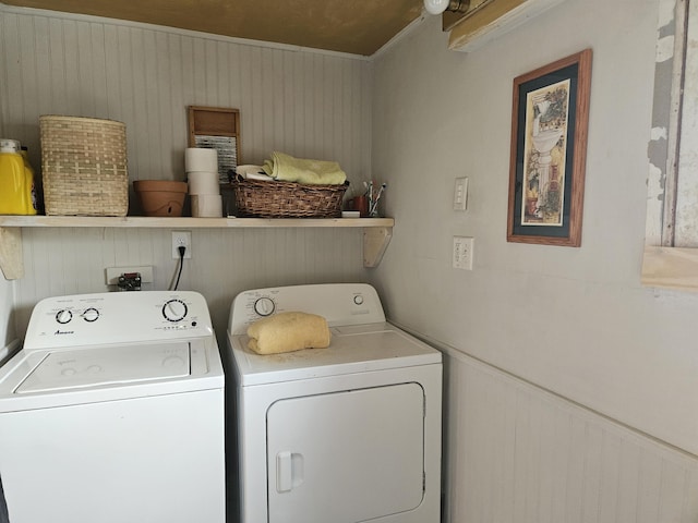 clothes washing area with laundry area and washing machine and dryer