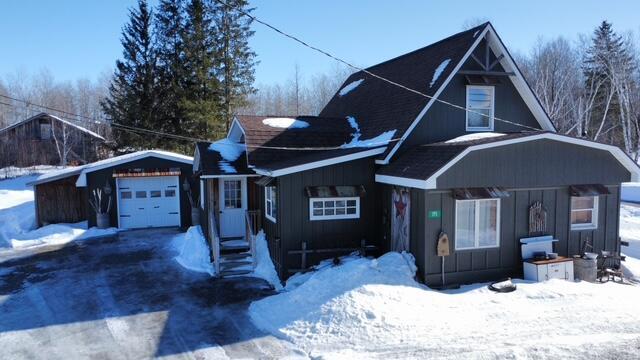 view of front facade featuring board and batten siding