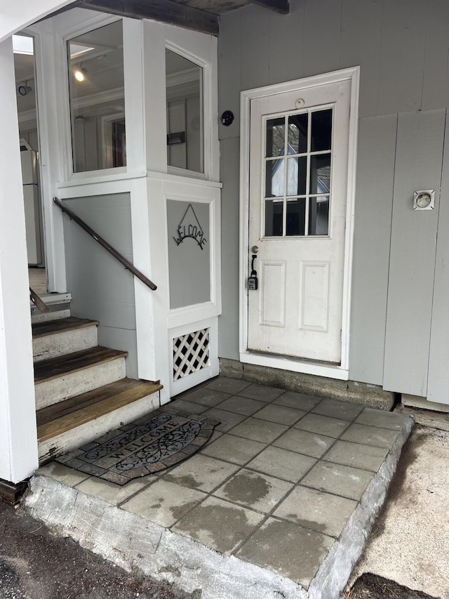 view of property entrance