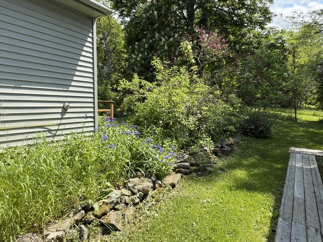 22 Sand Hill Rd, Wiscasset, ME 04578 - view of green lawn
