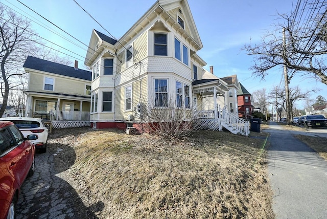 view of front of home featuring covered porch