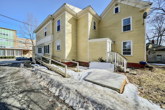 view of front of property