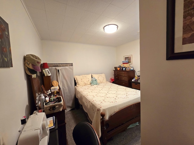 bedroom with carpet flooring