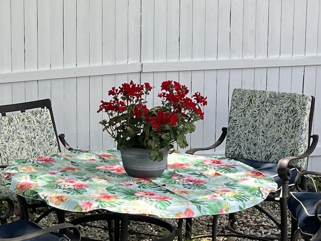 35 Grove Ave, Old Orchard Beach, ME 04064 - exterior space