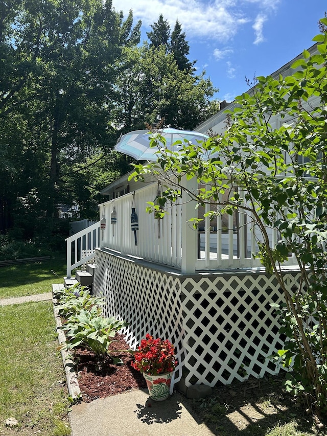 35 Grove Ave, Old Orchard Beach, ME 04064 - view of side of home