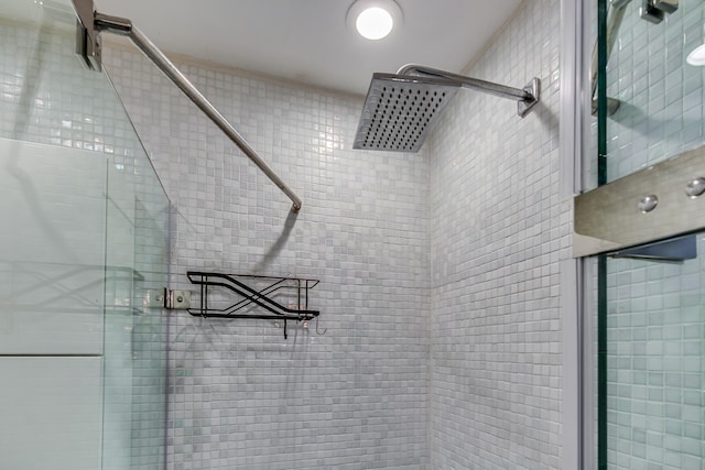 12 Romasco Ln, Portland, ME 04101 - bathroom with a tile shower