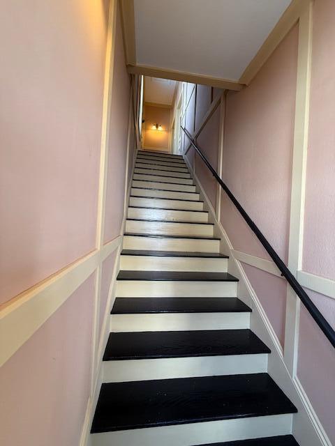 6 School St, Lubec, ME 04652 - view of staircase