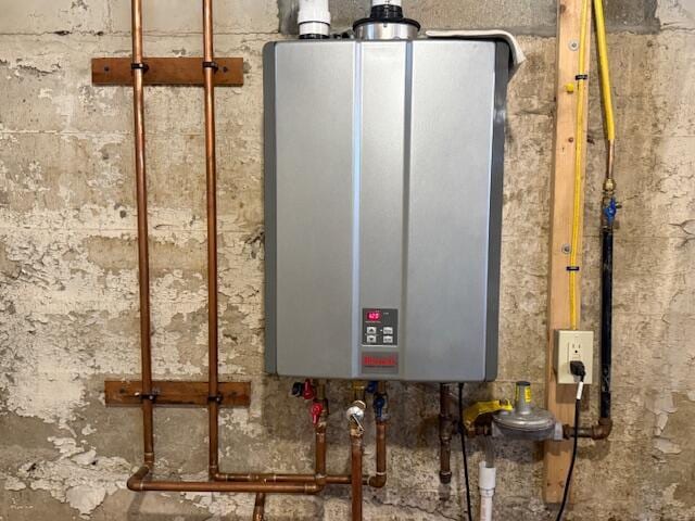 6 School St, Lubec, ME 04652 - utilities with tankless water heater
