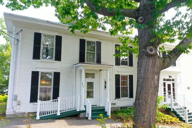 view of colonial inspired home