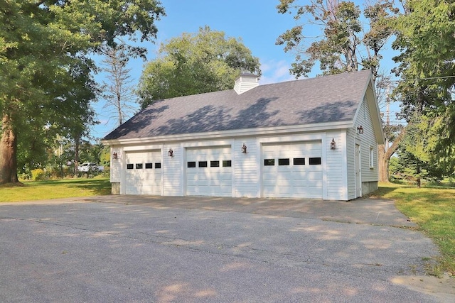 view of detached garage