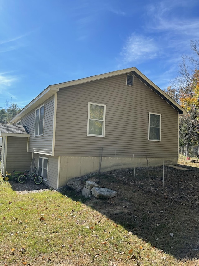 6 Alder Rd, Naples, ME 04055 - view of property exterior with a lawn