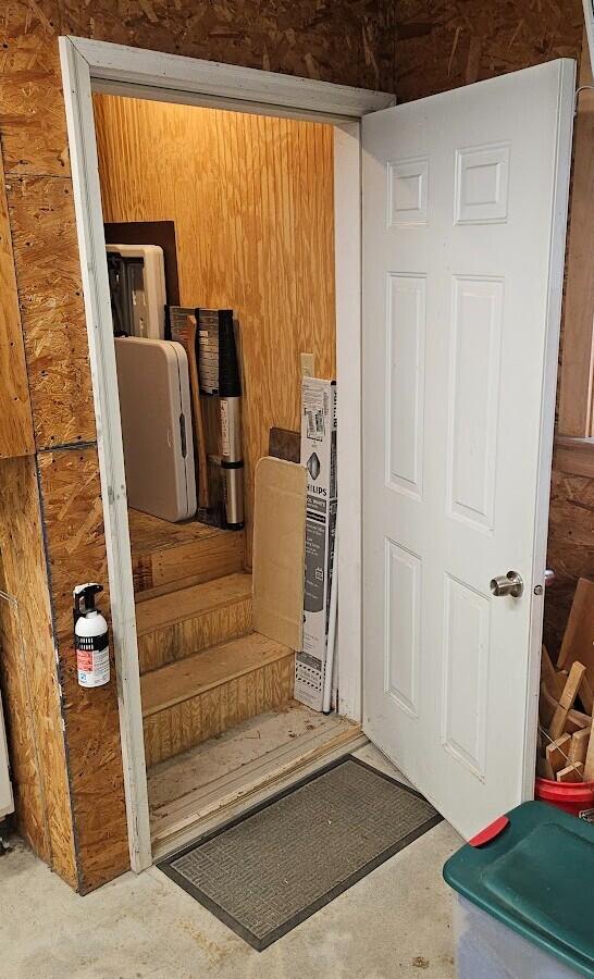 277 Grant Rd, Saint Albans, ME 04971 - view of doorway to property