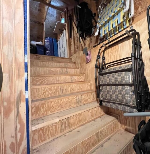 277 Grant Rd, Saint Albans, ME 04971 - view of staircase