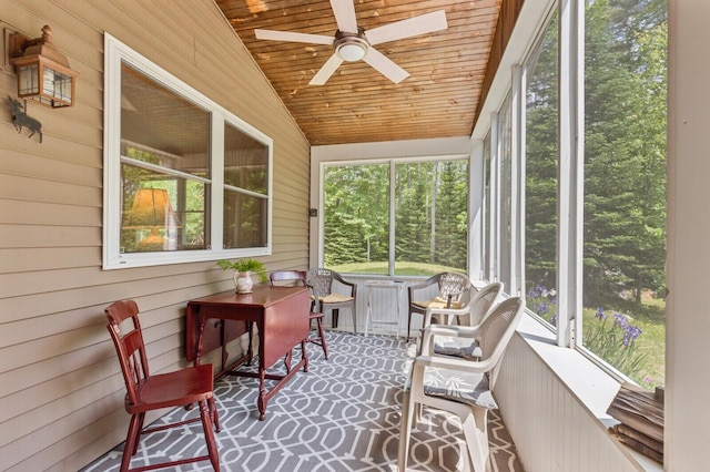 52 Main Rd, Chesterville, ME 04938 - sunroom / solarium with vaulted ceiling and ceiling fan
