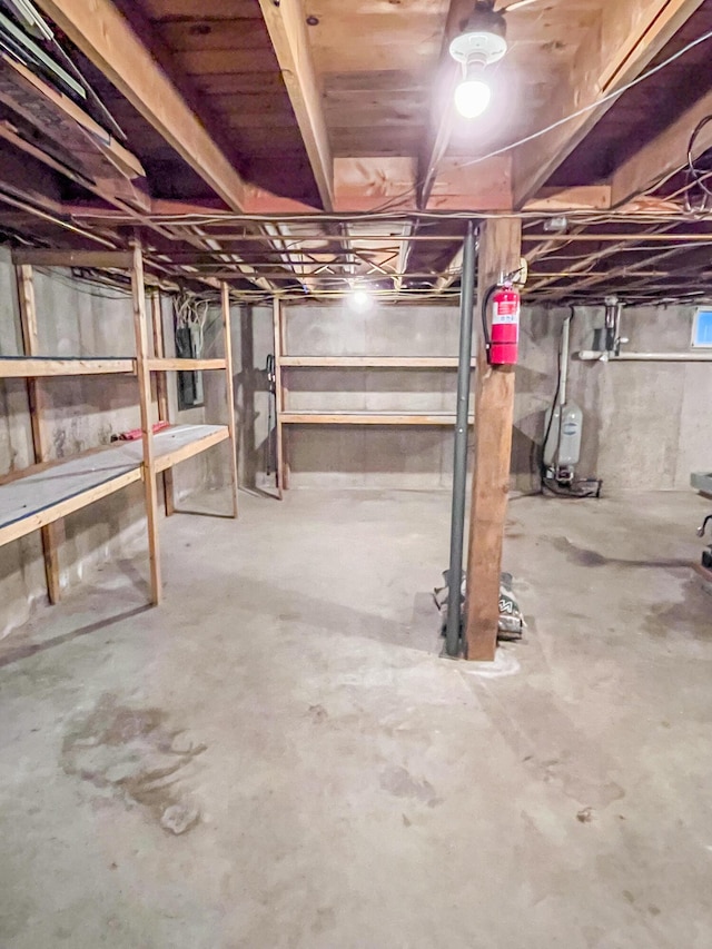 450 W Rd, Waterboro, ME 04087 - unfinished below grade area with a water pressure tank