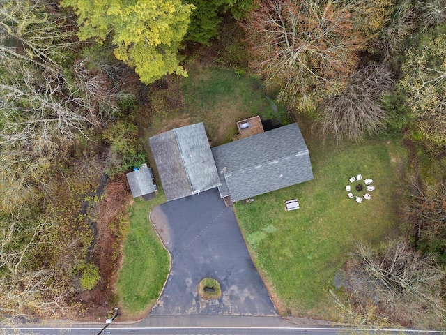 aerial view of property and surrounding area