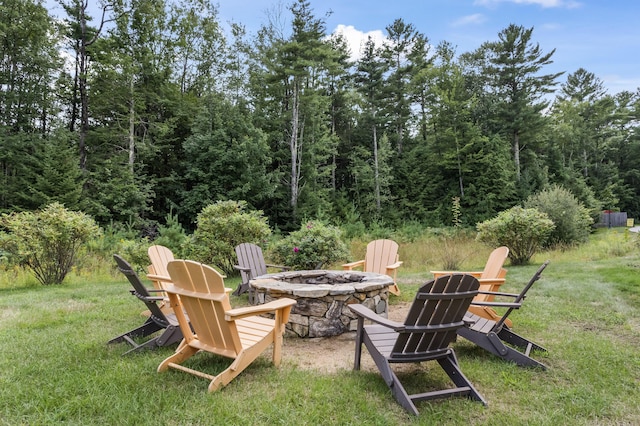 view of yard featuring a fire pit