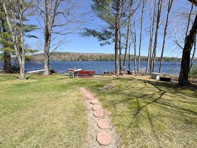 view of yard featuring a water view