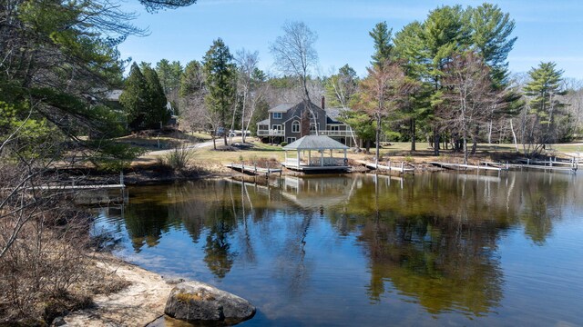 water view with a boat dock and boat lift
