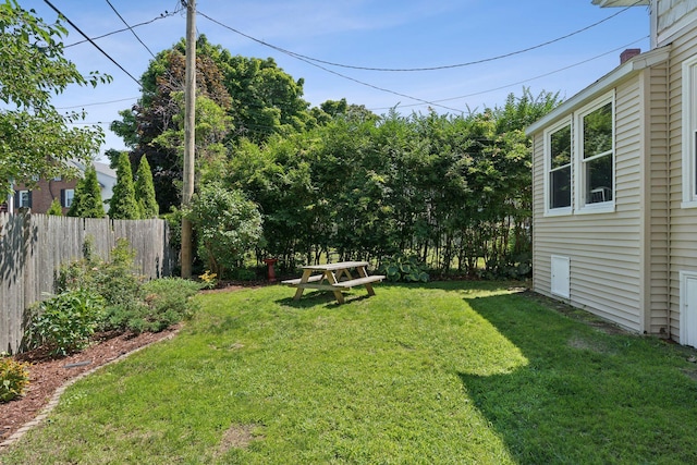23-25 Deerfield Rd, Portland, ME 04101 - view of yard