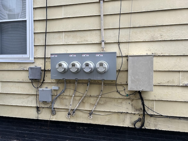 126 Pierce St, Lewiston, ME 04240 - photo 24