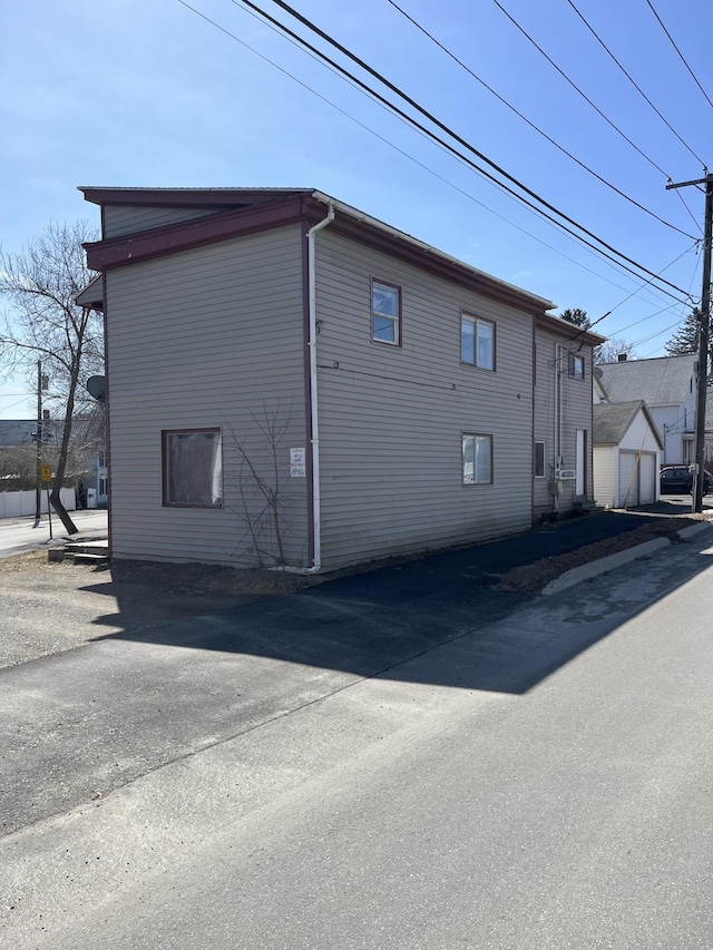 view of side of property