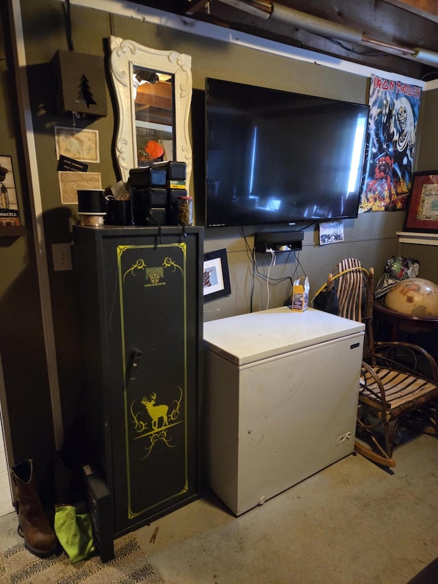 134 Minuteman Dr, Millinocket, ME 04462 - view of laundry area