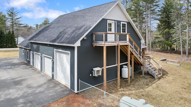 view of detached garage