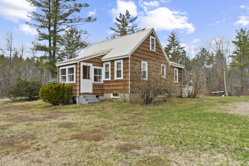 219 Upper Cross Rd, Lebanon, ME 04027 - view of front facade with a front yard and entry steps