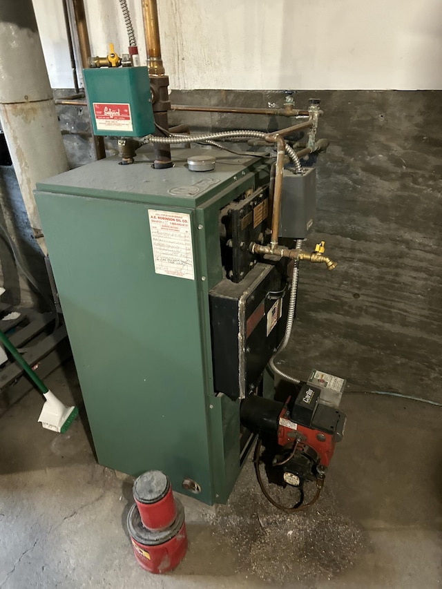 980 Dover Rd, Dexter, ME 04930 - utilities featuring a heating unit
