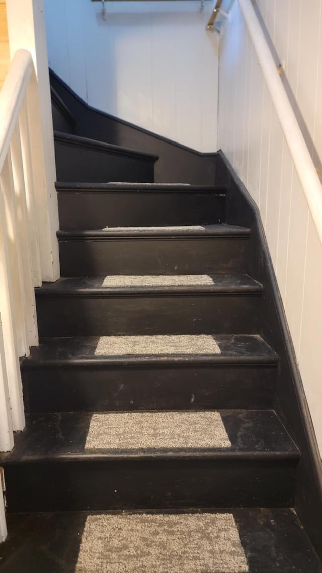 5 Johnson St, Eastport, ME 04631 - view of stairs